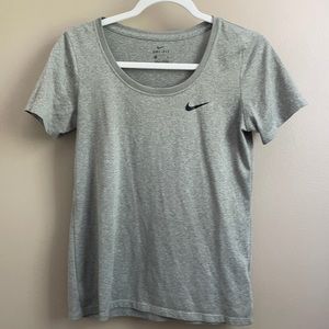 Light grey Nike tee